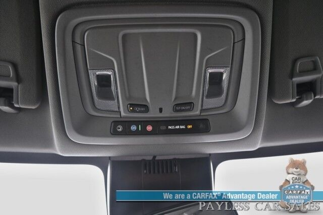 2022 Chevrolet Silverado 1500 Custom / 4X4 / Crew Cab / Convenience Pkg / Auto Start / Lane Departure & Forward Collision Alert / Apple CarPlay & Android Auto / Tonneau Cover / Bed Liner / Back Up Cam / Tow Pkg / 1-Owner Anchorage AK