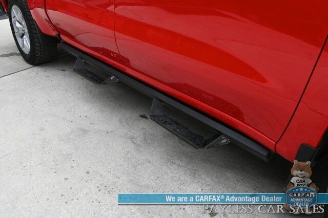 2022 Chevrolet Silverado 1500 Custom / 4X4 / Crew Cab / Convenience Pkg / Auto Start / Lane Departure & Forward Collision Alert / Apple CarPlay & Android Auto / Tonneau Cover / Bed Liner / Back Up Cam / Tow Pkg / 1-Owner Anchorage AK