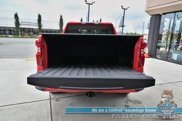 2022 Chevrolet Silverado 1500 Custom / 4X4 / Crew Cab / Convenience Pkg / Auto Start / Lane Departure & Forward Collision Alert / Apple CarPlay & Android Auto / Tonneau Cover / Bed Liner / Back Up Cam / Tow Pkg / 1-Owner Anchorage AK