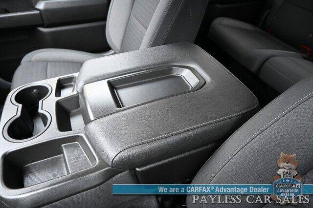 2022 Chevrolet Silverado 1500 Custom / 4X4 / Crew Cab / Convenience Pkg / Auto Start / Lane Departure & Forward Collision Alert / Apple CarPlay & Android Auto / Tonneau Cover / Bed Liner / Back Up Cam / Tow Pkg / 1-Owner Anchorage AK