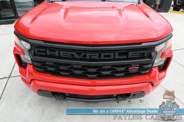 2022 Chevrolet Silverado 1500 Custom / 4X4 / Crew Cab / Convenience Pkg / Auto Start / Lane Departure & Forward Collision Alert / Apple CarPlay & Android Auto / Tonneau Cover / Bed Liner / Back Up Cam / Tow Pkg / 1-Owner Anchorage AK