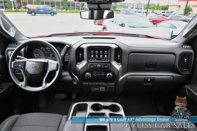 2022 Chevrolet Silverado 1500 Custom / 4X4 / Crew Cab / Convenience Pkg / Auto Start / Lane Departure & Forward Collision Alert / Apple CarPlay & Android Auto / Tonneau Cover / Bed Liner / Back Up Cam / Tow Pkg / 1-Owner Anchorage AK
