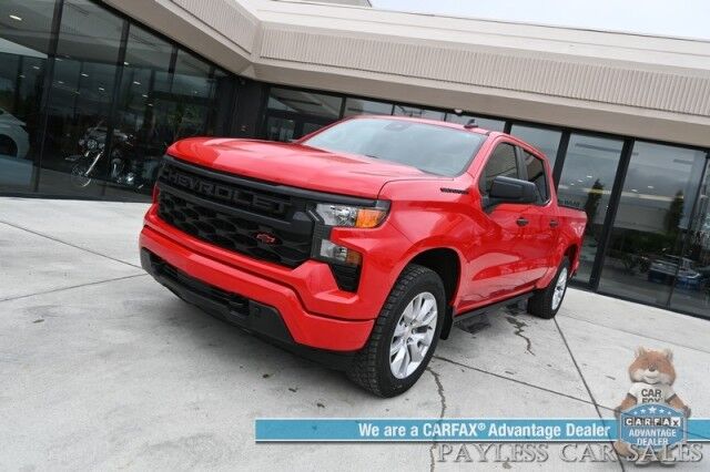 2022 Chevrolet Silverado 1500 Custom / 4X4 / Crew Cab / Convenience Pkg / Auto Start / Lane Departure & Forward Collision Alert / Apple CarPlay & Android Auto / Tonneau Cover / Bed Liner / Back Up Cam / Tow Pkg / 1-Owner Anchorage AK