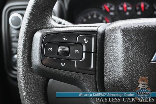 2022 Chevrolet Silverado 1500 Custom / 4X4 / Crew Cab / Convenience Pkg / Auto Start / Lane Departure & Forward Collision Alert / Apple CarPlay & Android Auto / Tonneau Cover / Bed Liner / Back Up Cam / Tow Pkg / 1-Owner Anchorage AK