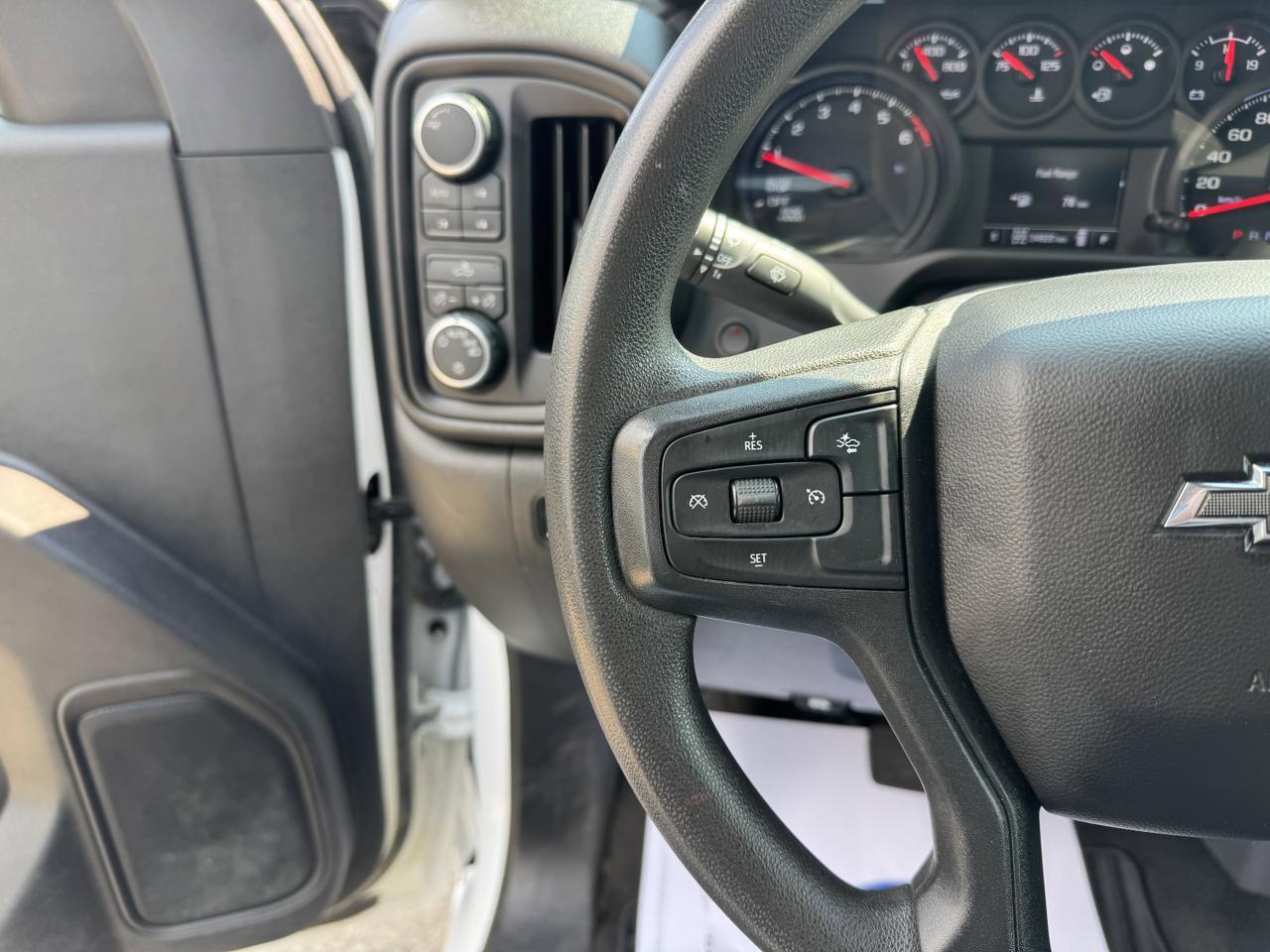 2022 Chevrolet Silverado 1500 Custom Trail Boss Crew Cab 4WD | Low KMs | HD Rear Vision Camera | OnStar Redwater AB