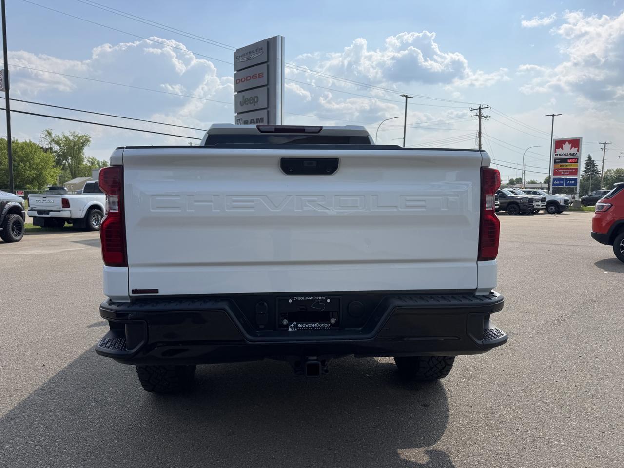 2022 Chevrolet Silverado 1500 Custom Trail Boss Crew Cab 4WD | Low KMs | HD Rear Vision Camera | OnStar Redwater AB