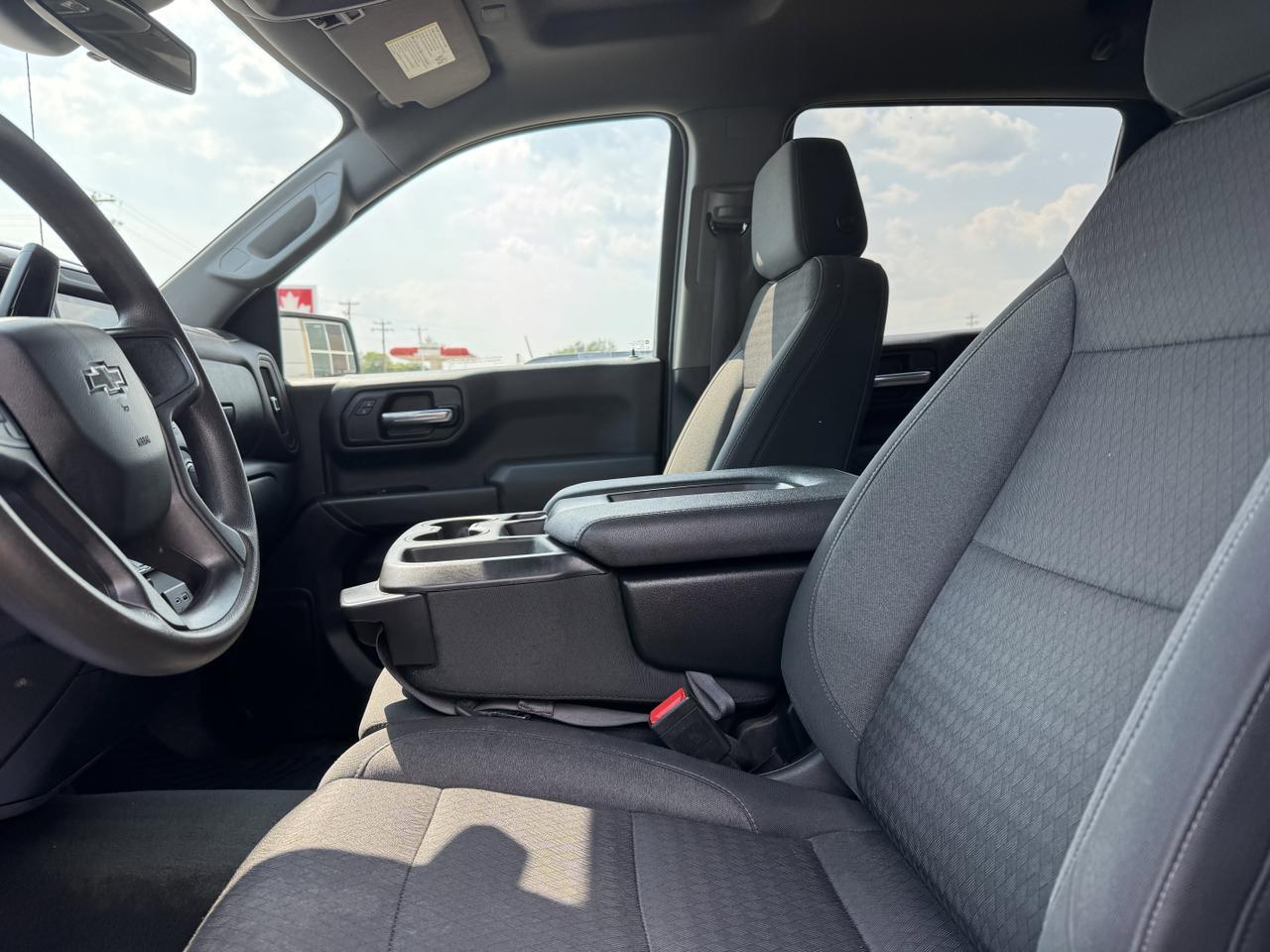 2022 Chevrolet Silverado 1500 Custom Trail Boss Crew Cab 4WD | Low KMs | HD Rear Vision Camera | OnStar Redwater AB