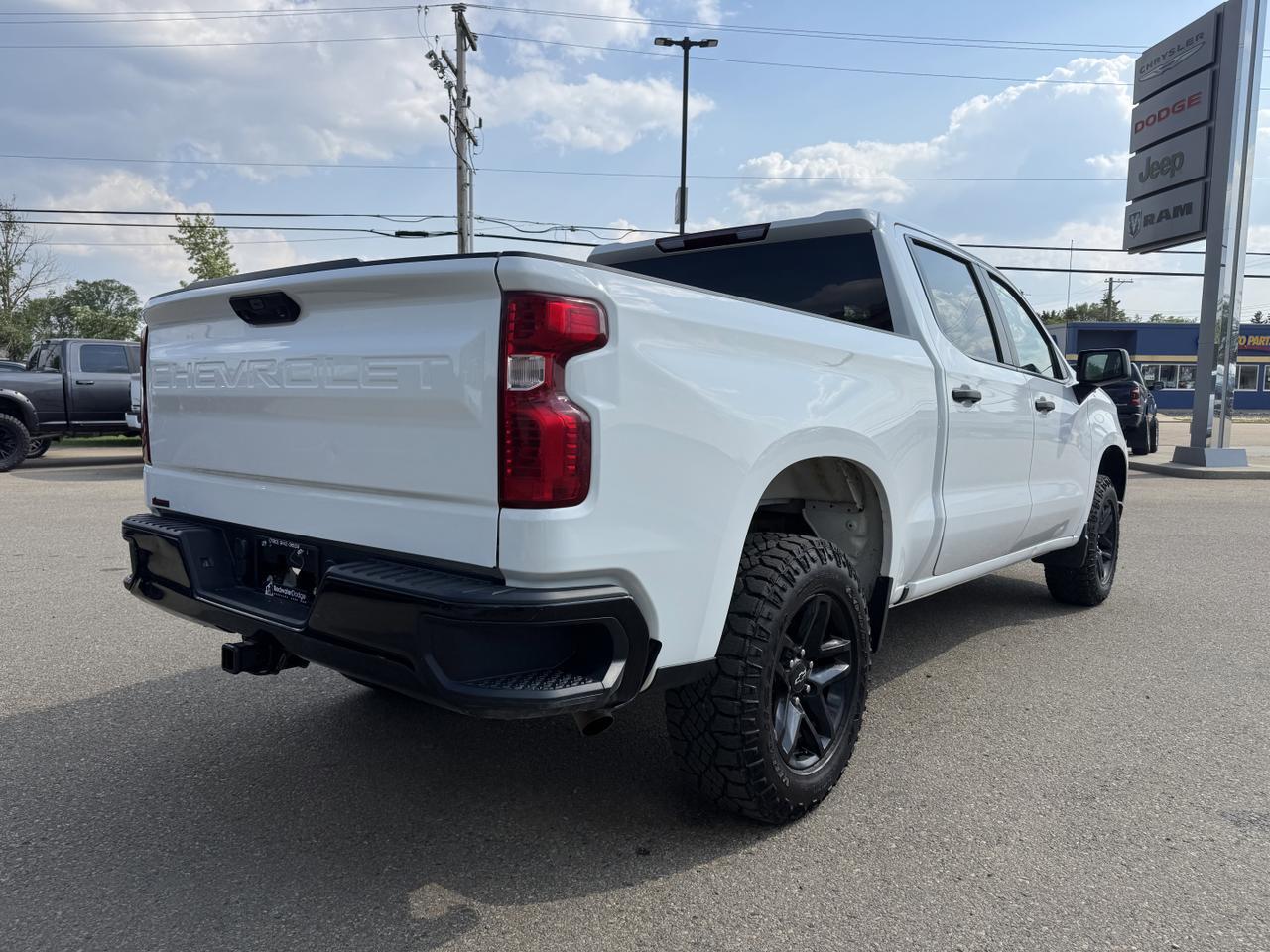2022 Chevrolet Silverado 1500 Custom Trail Boss Crew Cab 4WD | Low KMs | HD Rear Vision Camera | OnStar Redwater AB