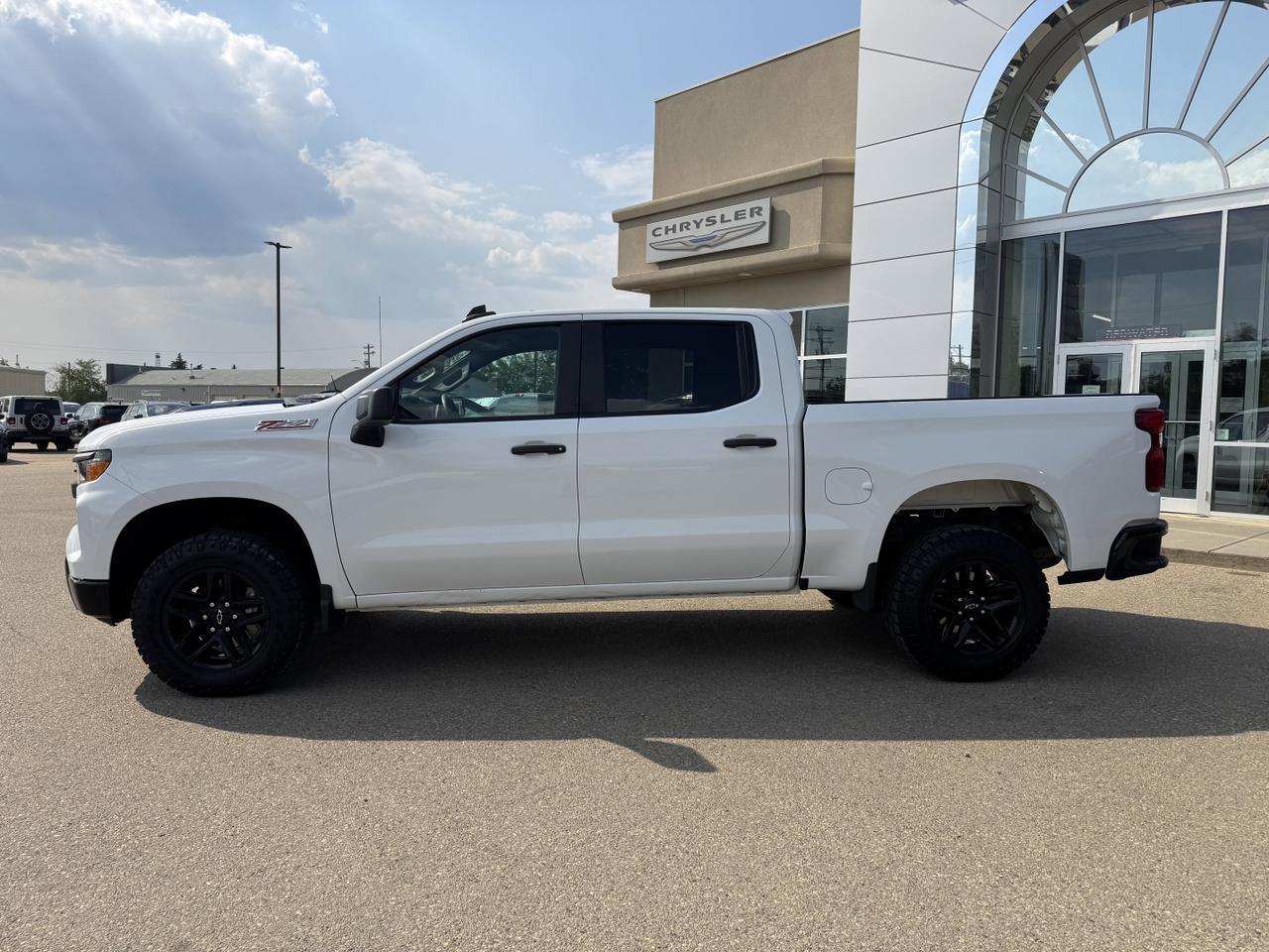 2022 Chevrolet Silverado 1500 Custom Trail Boss Crew Cab 4WD | Low KMs | HD Rear Vision Camera | OnStar Redwater AB