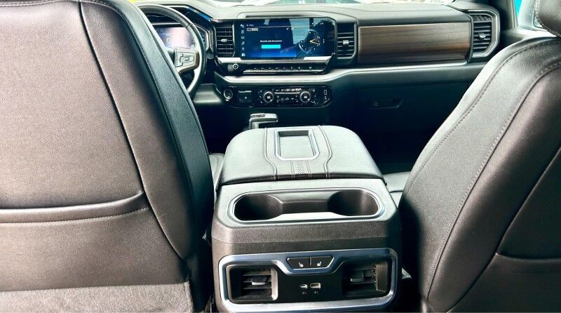 2022 Chevrolet Silverado 1500 High Country Harper KS