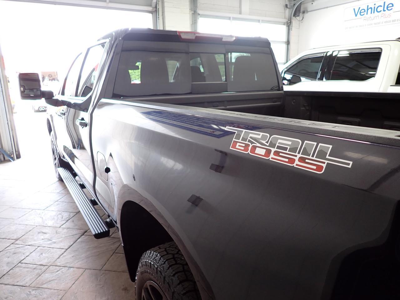 2022 Chevrolet Silverado 1500 LT Trail Boss CREW CAB 4WD SUNROOF Listowel ON