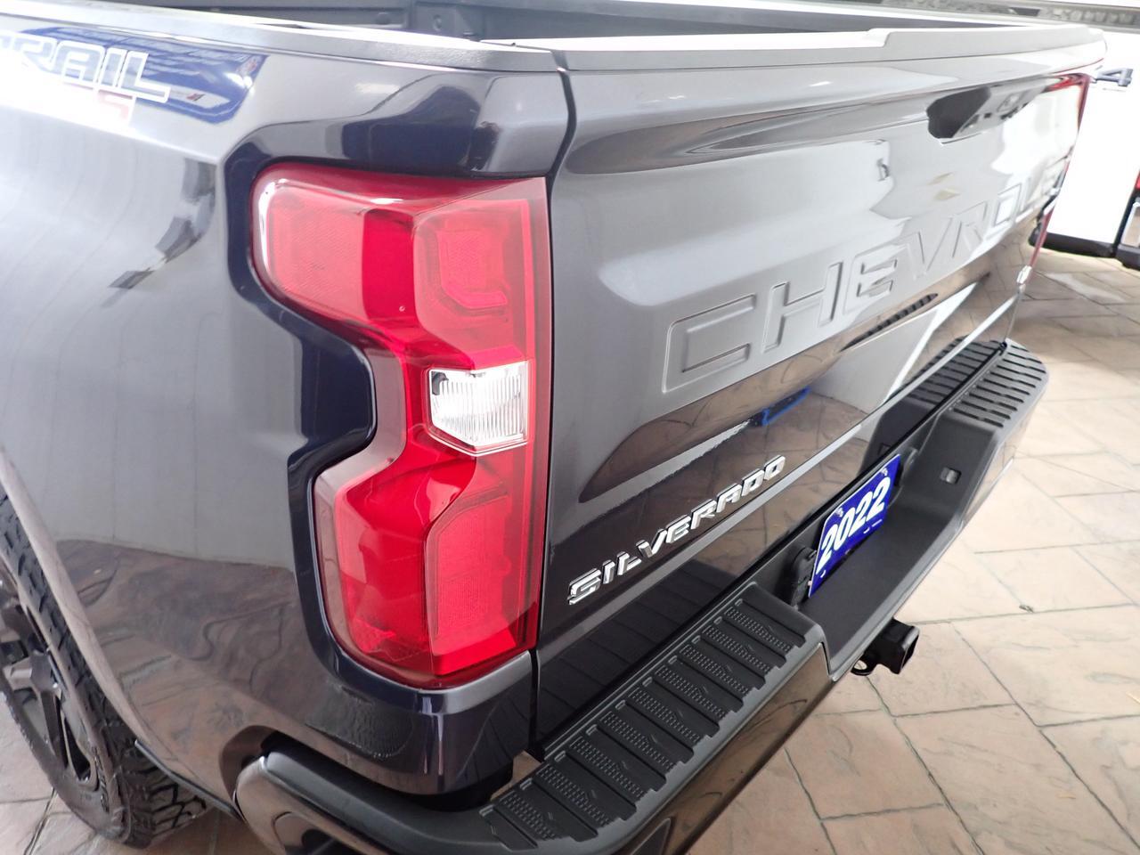 2022 Chevrolet Silverado 1500 LT Trail Boss CREW CAB 4WD SUNROOF Listowel ON