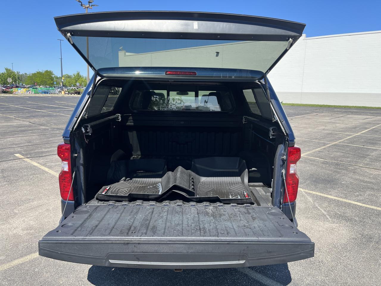 2022 Chevrolet Silverado 1500 LT Z71 Crew Cab 4WD 5.3L V8 AllStar+Edt w/20s Spray-OnBedliner HeatedSeats RemoteStart Saukville WI