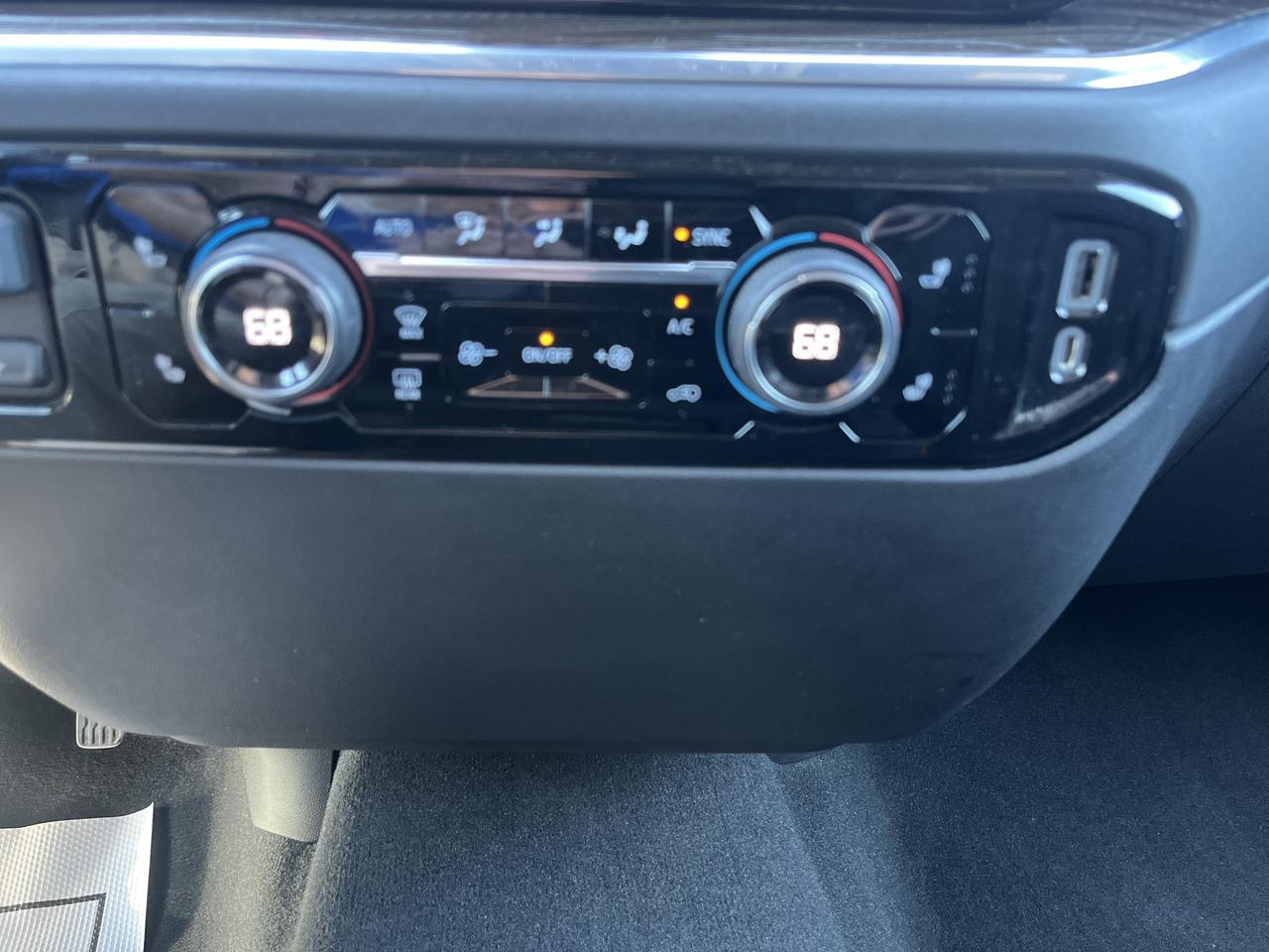 2022 Chevrolet Silverado 1500 LT Z71 Crew Cab 4WD 5.3L V8 AllStar+Edt w/20s Spray-OnBedliner HeatedSeats RemoteStart Saukville WI