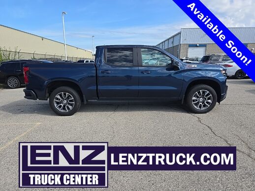 2022_Chevrolet_Silverado 1500 LTD_4x4 Crew Cab RST_ Fond du Lac WI