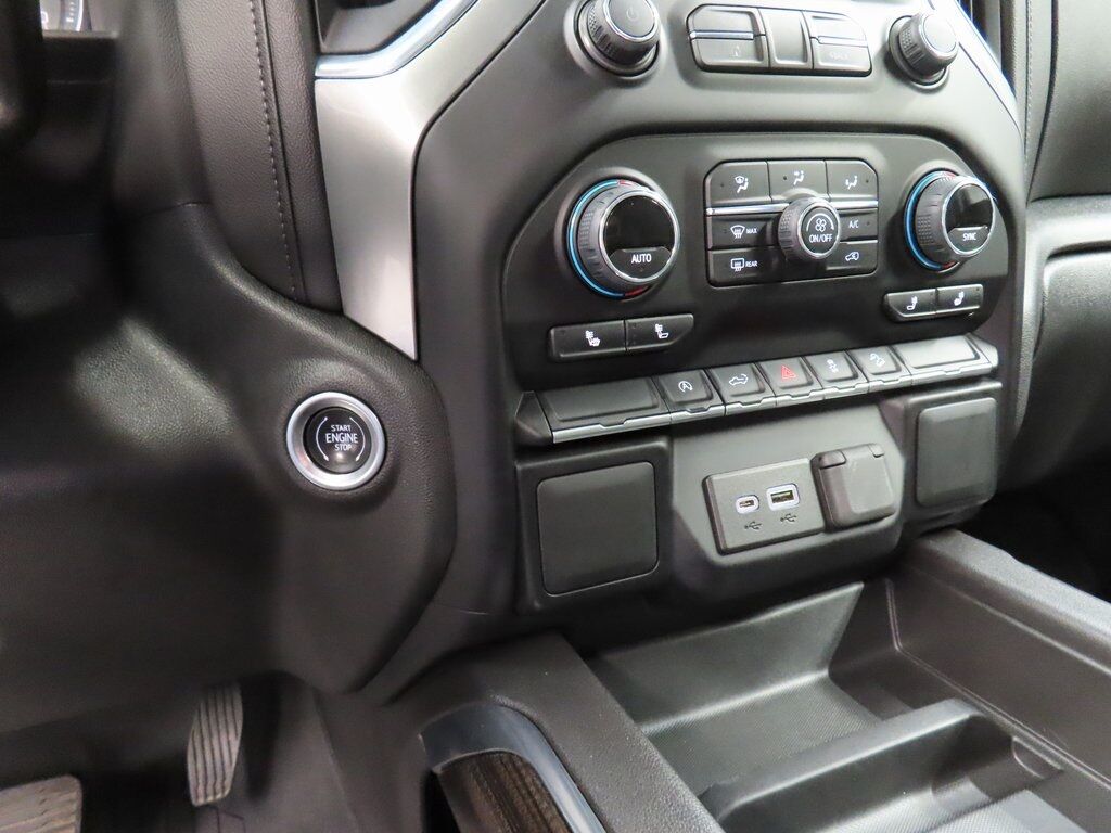 2022 Chevrolet Silverado 1500 LTD 4x4 Crew Cab RST Fond du Lac WI