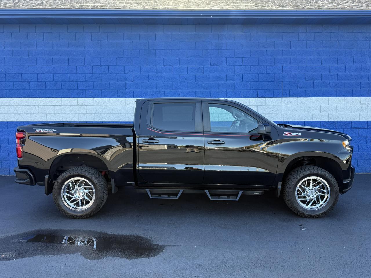 2022 Chevrolet Silverado 1500 LT Trail Boss photo 2