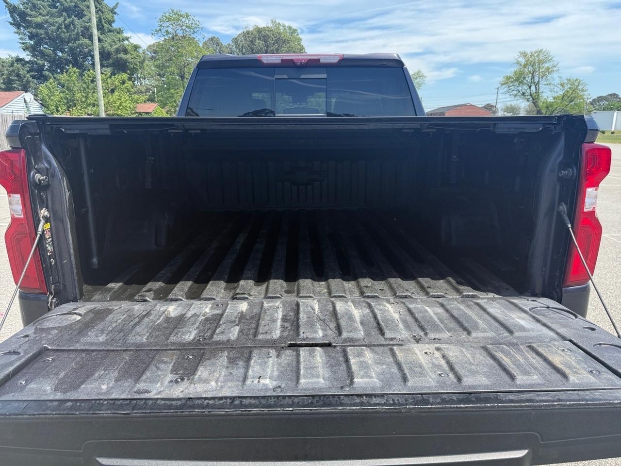 2022 Chevrolet Silverado 1500 LTZ, HEATED FRONT/REAR SEATS, APPLE CARPLAY/ANDROID AUTO, UNIVERSAL GARAGE DOOR OPENER, REMOTE START, WIFI, BACKUP CAMERA, POWER SLIDING REAR WINDOW, TOW HOOKS, BED LINER, REAR BUMPER STEP, ONLY 1 OWNER! Norfolk VA