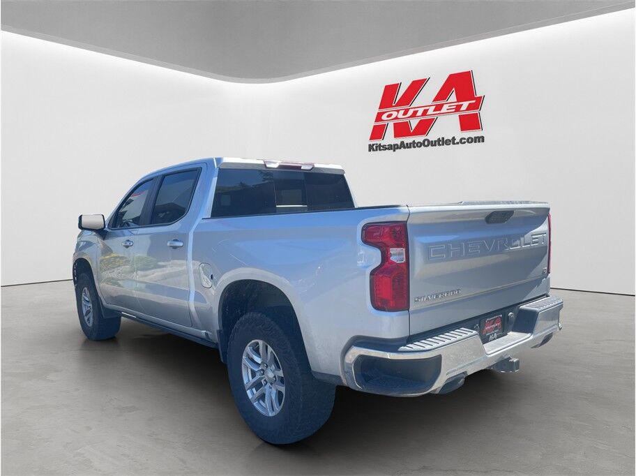 2022 Chevrolet Silverado 1500 Limited Crew Cab LT Pickup 4D 5 3/4 ft