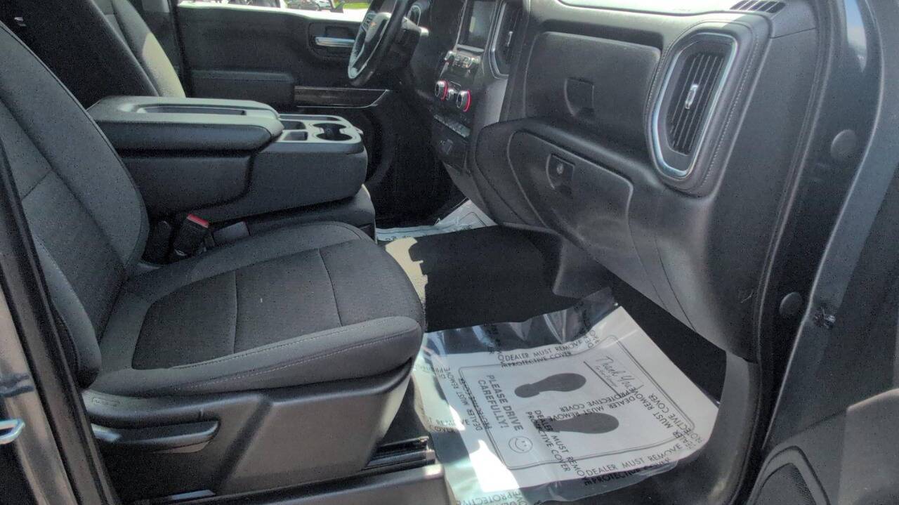 2022 Chevrolet Silverado 1500 Limited LT 4x4 4dr Double Cab 6.6 ft. SB w/1LT Chesterfield MI