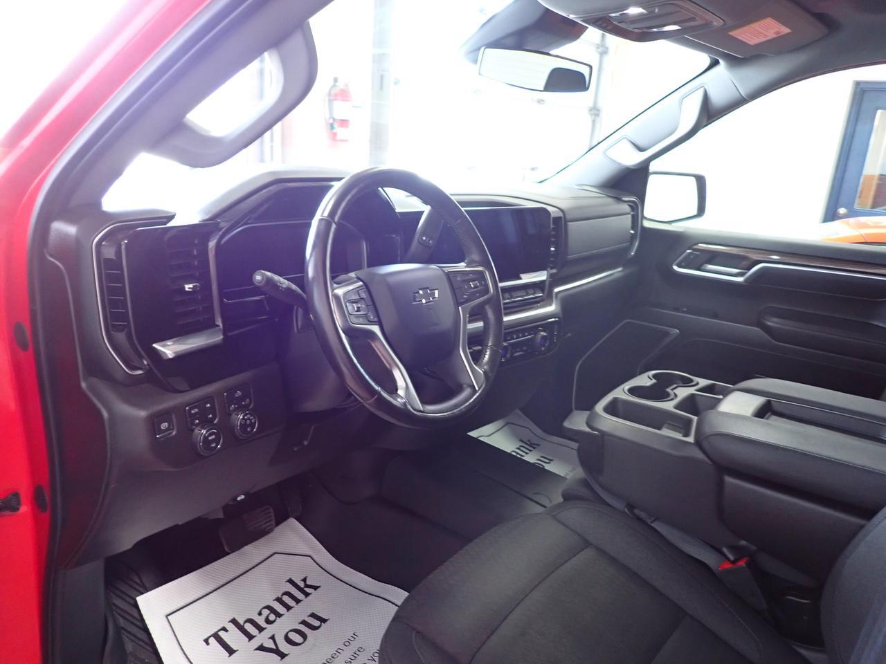 2022 Chevrolet Silverado 1500 RST 4WD CREW CAB Z71 5'8" BOX Listowel ON