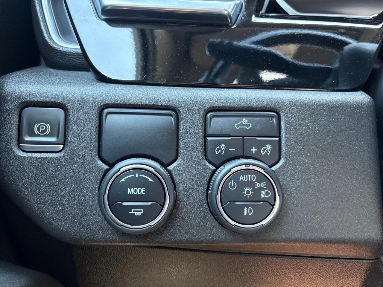 2022 Chevrolet Silverado 1500 RST, SUNROOF, LANE KEEP ASSIST, BLIND SPOT ALERT, POWER TAILGATE, 360 BACKUP CAMERA, TOW PACKAGE, HEATED STEERING WHEEL & SEATS, APPLE CARPLAY/ANDROID AUTO, REAR CORNER BUMPER STEP, THIS CHEVY HAS IT ALL! Virginia Beach VA