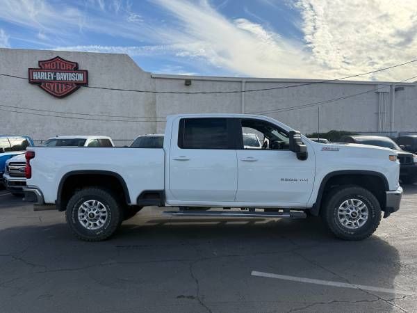 2022 Chevrolet Silverado 2500HD 4WD Crew Cab Standard Bed LT