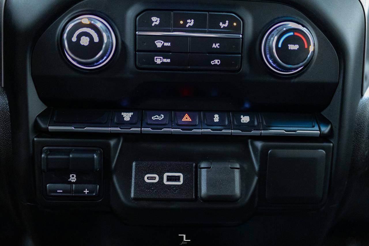 2022 Chevrolet Silverado 2500HD 4x4 Crew Cab Custom Diesel BCam Red Deer AB