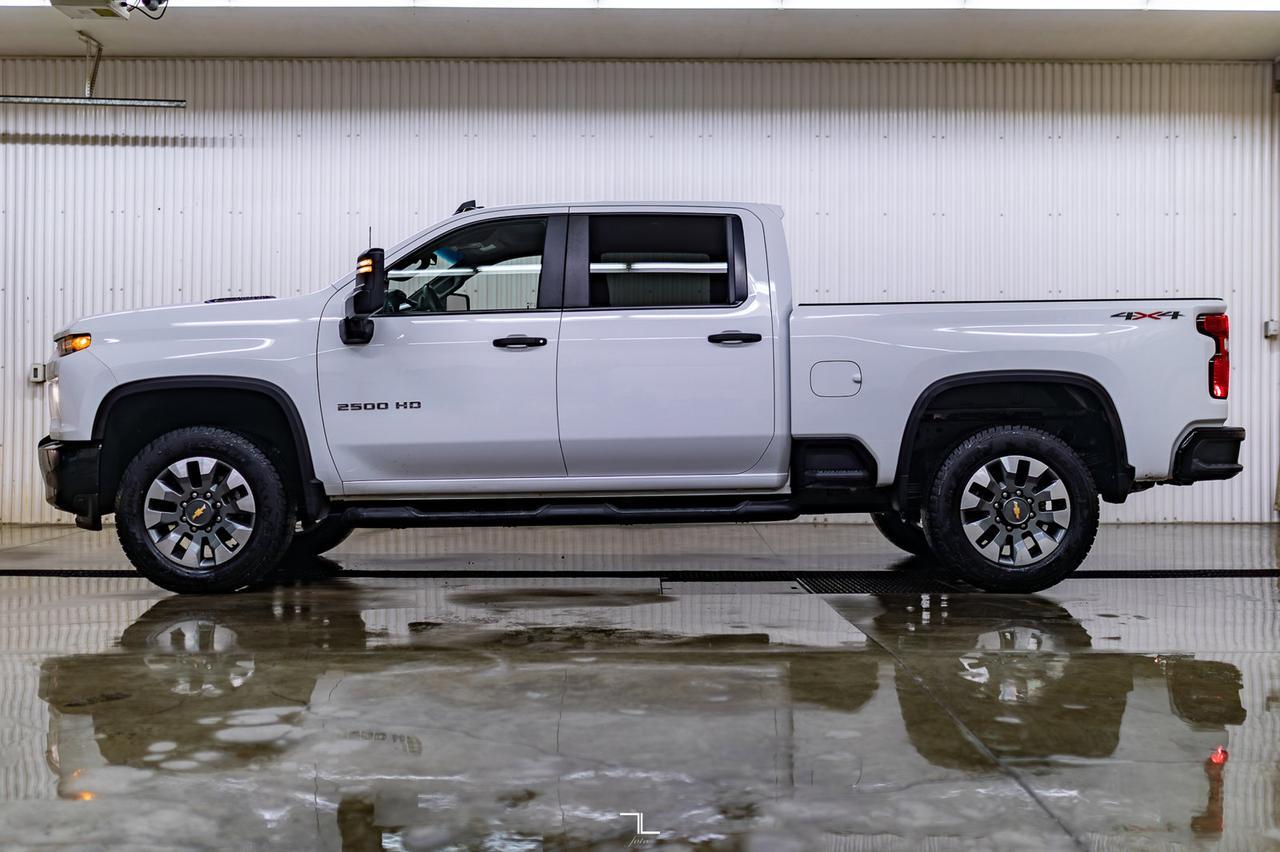 2022 Chevrolet Silverado 2500HD 4x4 Crew Cab Custom Diesel BCam Red Deer AB