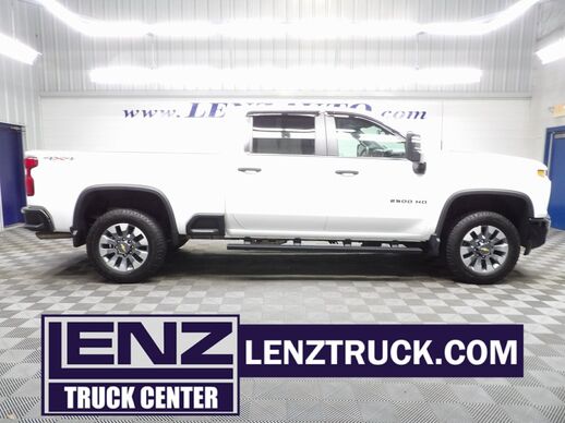 2022_Chevrolet_Silverado 2500HD_4x4 Crew Cab Custom_ Fond du Lac WI