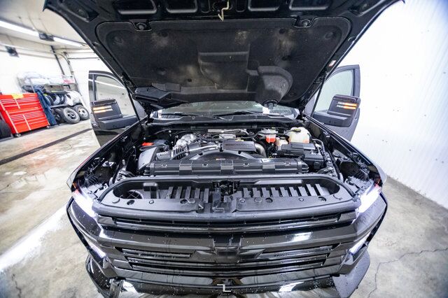 2022 Chevrolet Silverado 2500HD 4x4 Crew Cab High Country Diesel Leather Roof Nav 4" Lift Red Deer AB