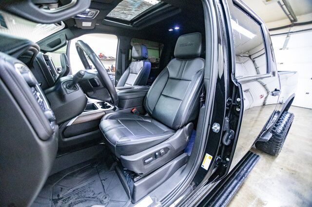 2022 Chevrolet Silverado 2500HD 4x4 Crew Cab High Country Diesel Leather Roof Nav 4" Lift Red Deer AB