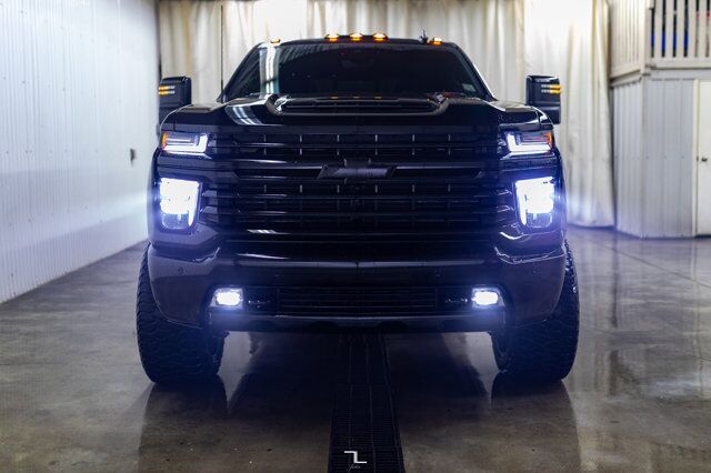 2022 Chevrolet Silverado 2500HD 4x4 Crew Cab High Country Diesel Leather Roof Nav 4" Lift Red Deer AB