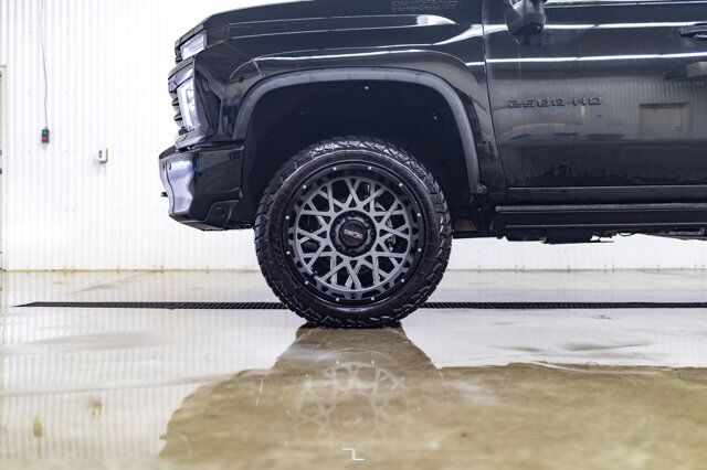 2022 Chevrolet Silverado 2500HD 4x4 Crew Cab High Country Diesel Leather Roof Nav 4" Lift Red Deer AB