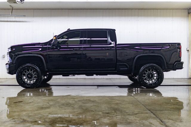 2022 Chevrolet Silverado 2500HD 4x4 Crew Cab High Country Diesel Leather Roof Nav 4" Lift Red Deer AB