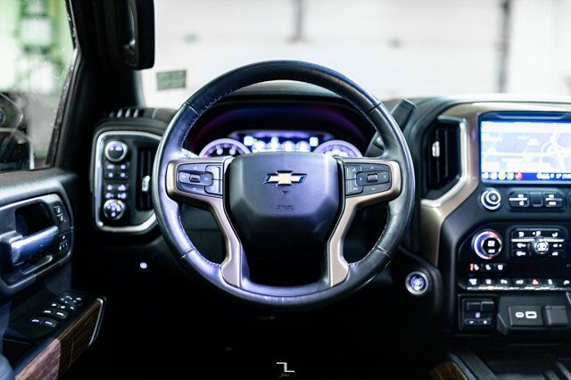 2022 Chevrolet Silverado 2500HD 4x4 Crew Cab High Country Diesel Leather Roof Nav 4" Lift Red Deer AB