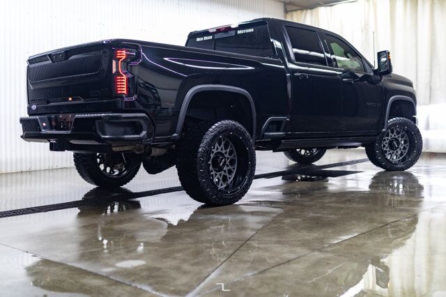 2022 Chevrolet Silverado 2500HD 4x4 Crew Cab High Country Diesel Leather Roof Nav 4" Lift Red Deer AB