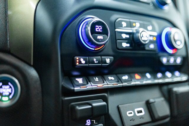 2022 Chevrolet Silverado 2500HD 4x4 Crew Cab High Country Diesel Leather Roof Nav 4" Lift Red Deer AB