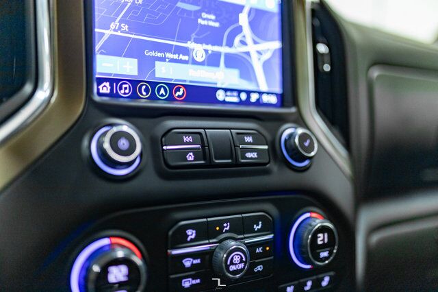 2022 Chevrolet Silverado 2500HD 4x4 Crew Cab High Country Diesel Leather Roof Nav 4" Lift Red Deer AB