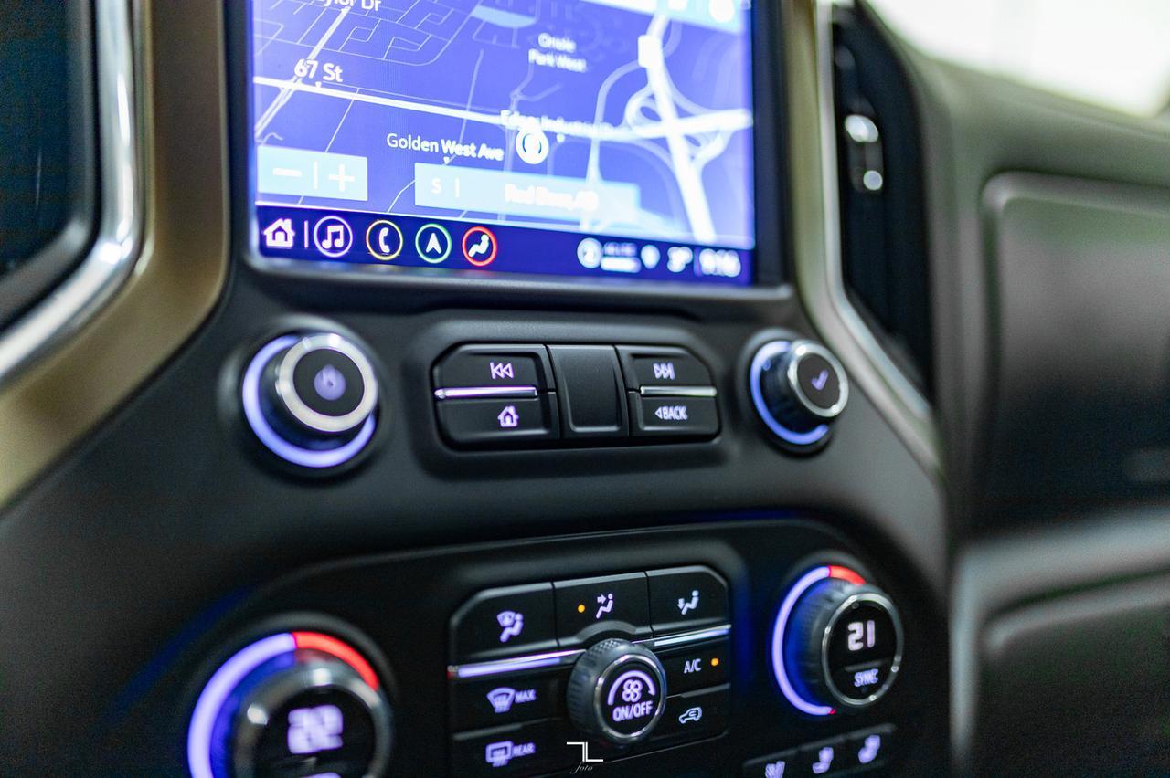 2022 Chevrolet Silverado 2500HD 4x4 Crew Cab High Country Diesel Leather Roof Nav 4" Lift Red Deer AB