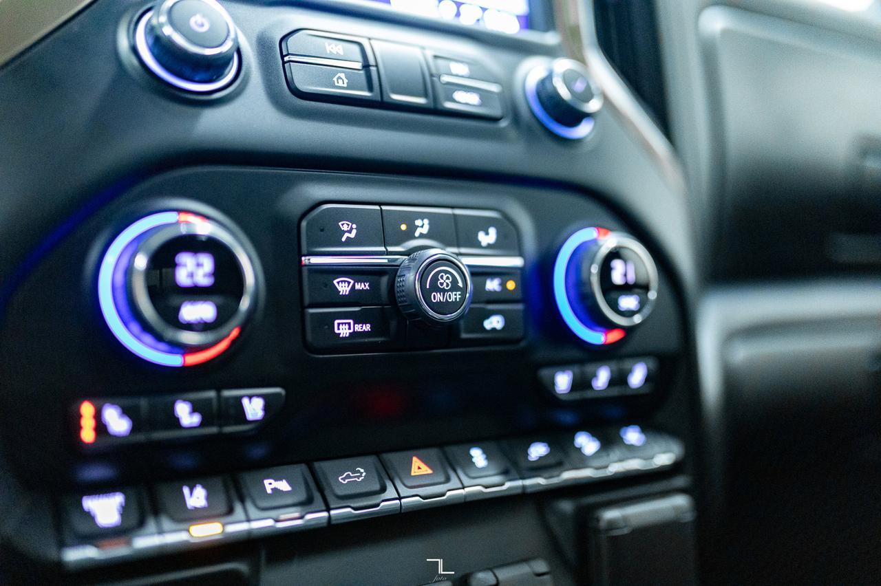 2022 Chevrolet Silverado 2500HD 4x4 Crew Cab High Country Diesel Leather Roof Nav 4" Lift Red Deer AB