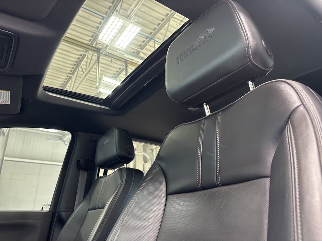 2022 Chevrolet Silverado 2500HD 4x4 Crew Cab High Country Minocqua WI
