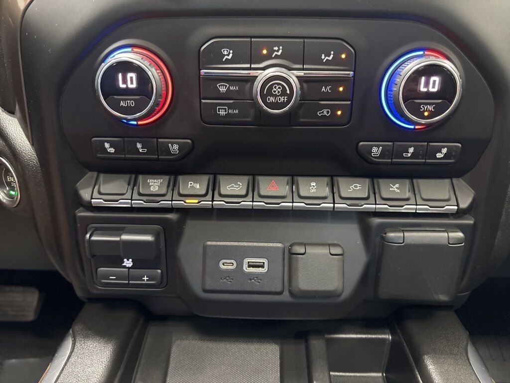 2022 Chevrolet Silverado 2500HD 4x4 Crew Cab High Country Minocqua WI
