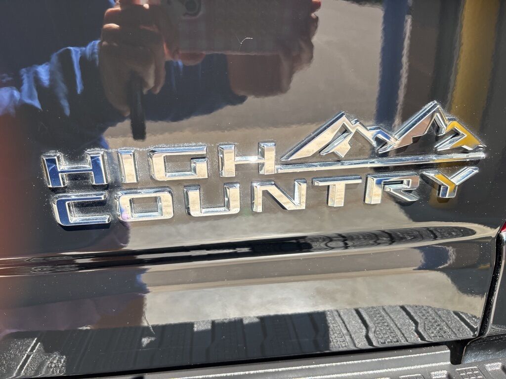 2022 Chevrolet Silverado 2500HD 4x4 Crew Cab High Country Minocqua WI