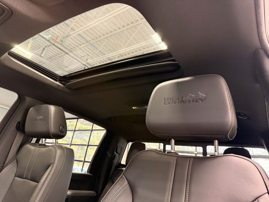 2022 Chevrolet Silverado 2500HD 4x4 Crew Cab High Country Minocqua WI