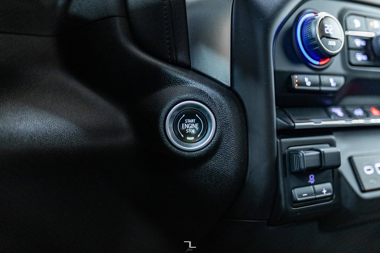 2022 Chevrolet Silverado 2500HD 4x4 Crew Cab LT Z71 Diesel BCam Red Deer AB