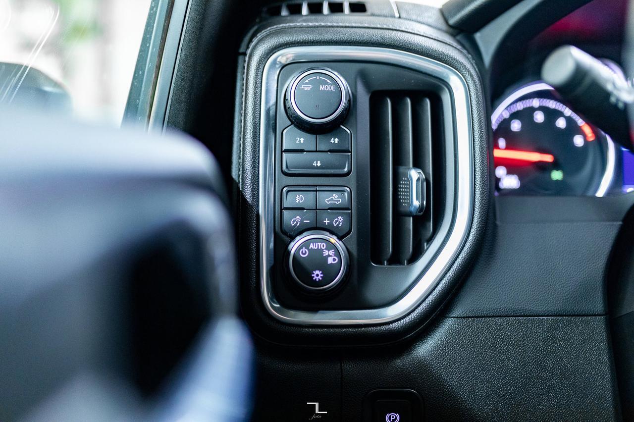 2022 Chevrolet Silverado 2500HD 4x4 Crew Cab LT Z71 Diesel BCam Red Deer AB