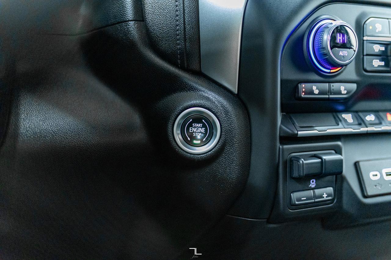 2022 Chevrolet Silverado 2500HD 4x4 Crew Cab LT Z71 Diesel PSeat BCam Red Deer AB