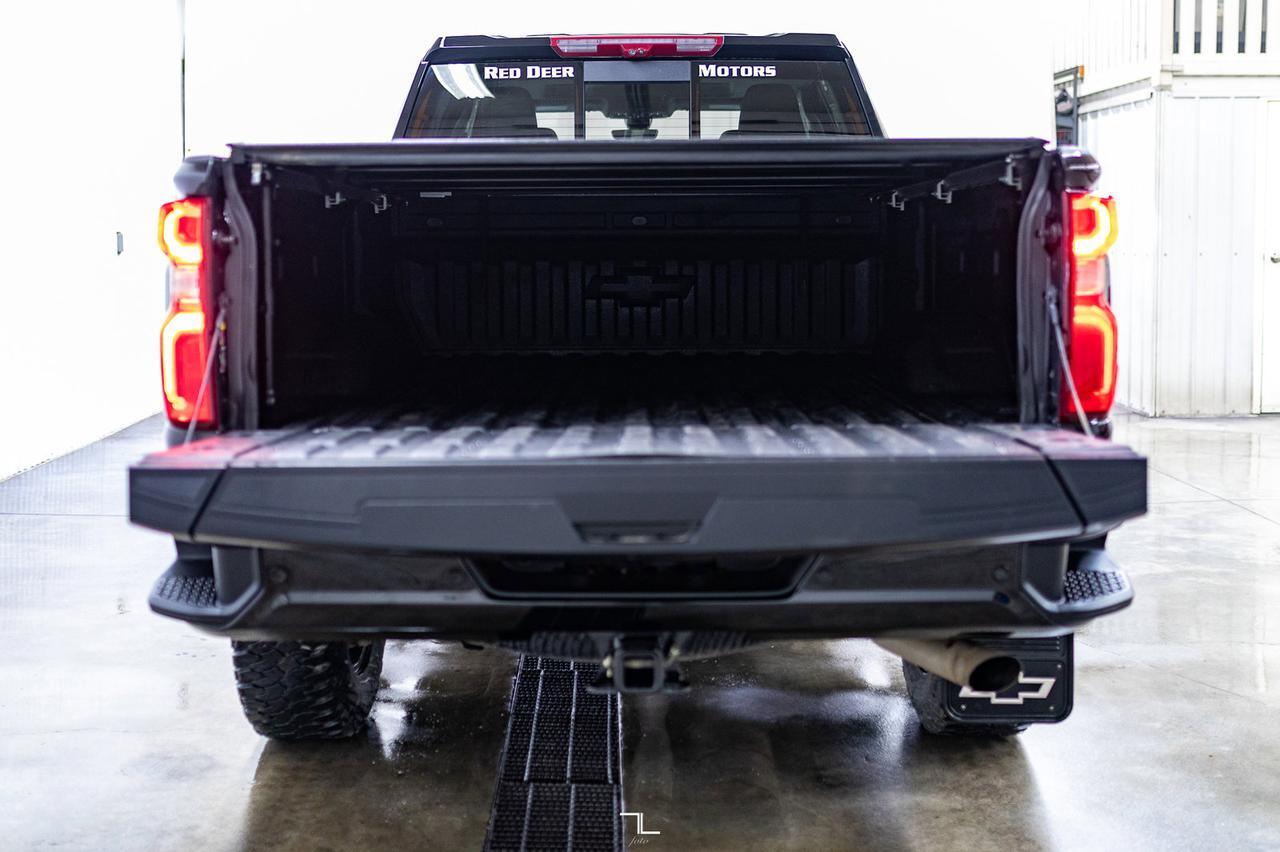 2022 Chevrolet Silverado 2500HD 4x4 Crew Cab LTZ Z71 Leather Roof Nav BCam Red Deer AB