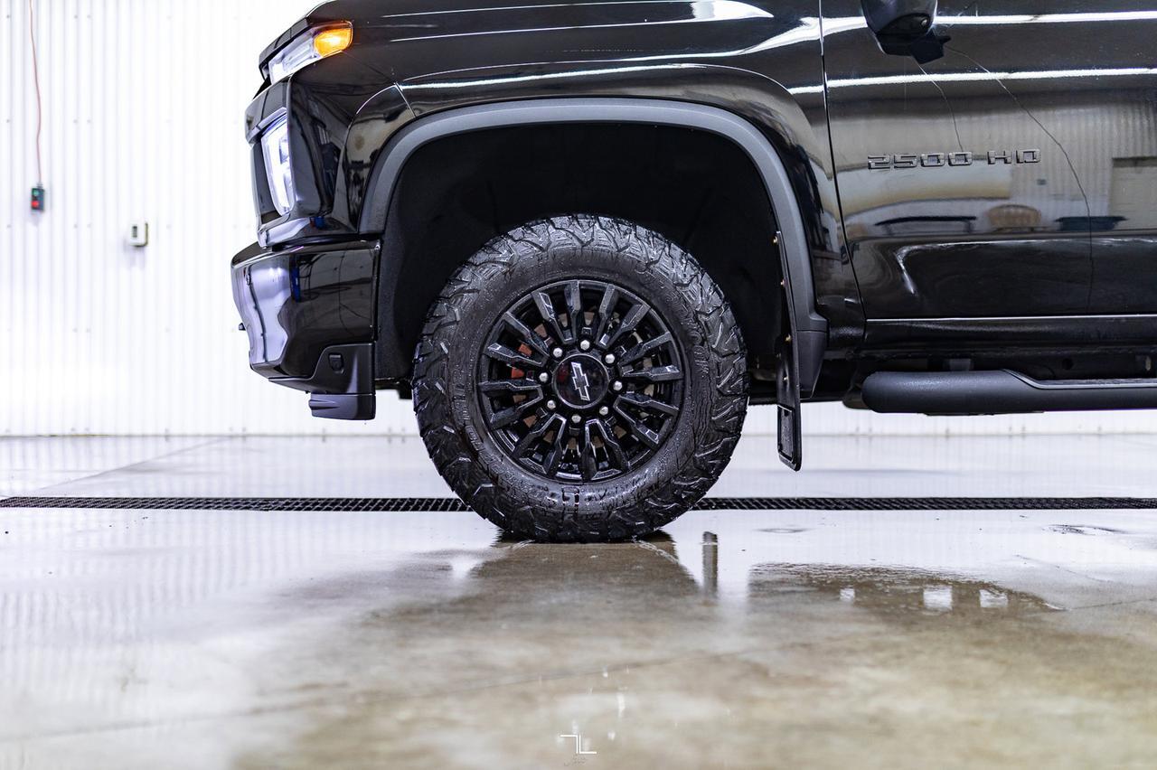 2022 Chevrolet Silverado 2500HD 4x4 Crew Cab LTZ Z71 Leather Roof Nav BCam Red Deer AB